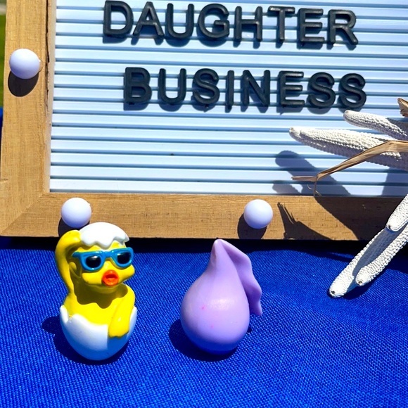 2 Fun pencil ✏️ toppers Shell 🐚 Chicken - Picture 1 of 2